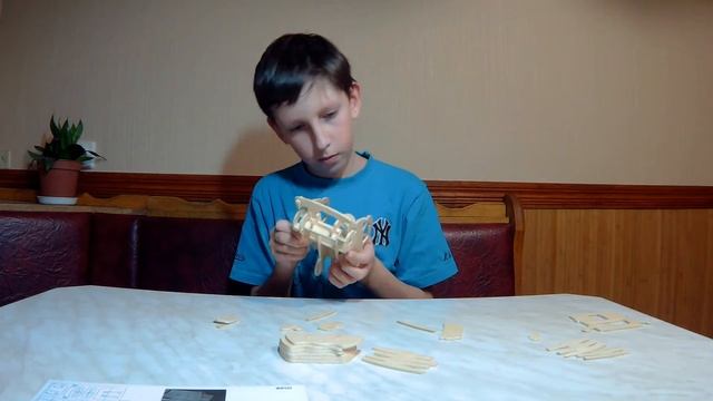 Собираю 3D конструктор БМВ Изетта 1955 года фирмы МДИ | I collect 3d puzzle BMW Isetta 1955 year #3 смотреть онлайн