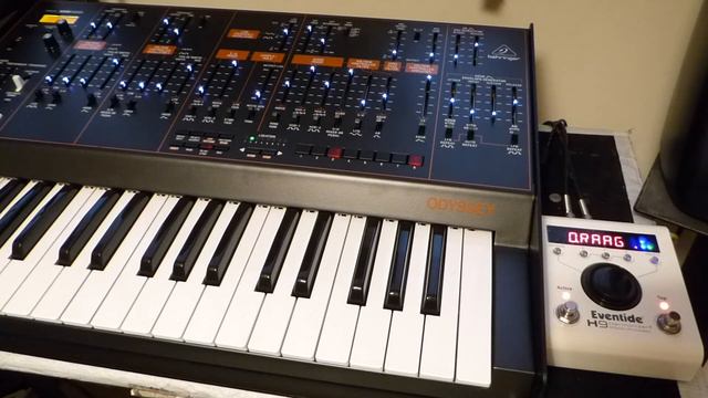 Behringer Odyssey & Eventide H9 (Resonator) смотреть онлайн