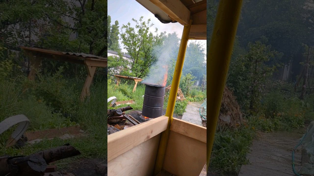 палю костёр в дождь и слежу из домика #shorts #стройка смотреть онлайн