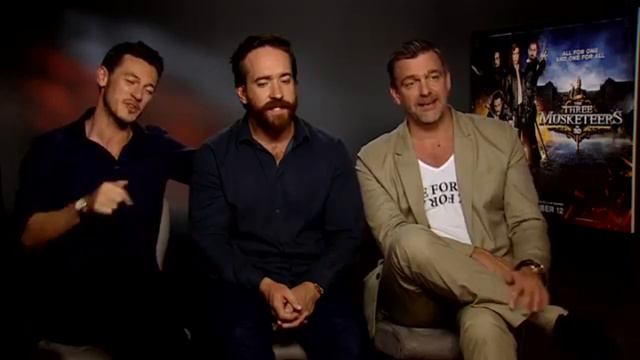 Luke Evans, Matthew MacFadyen & Ray Stevenson | 'The Three Musketeers' Press Junket смотреть онлайн
