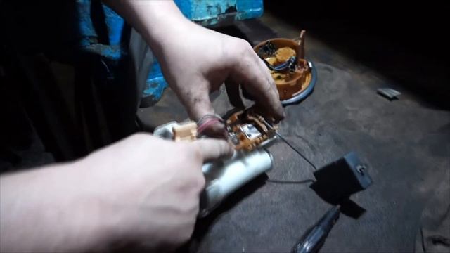 Замена топливного фильтра Toyota Corolla E120