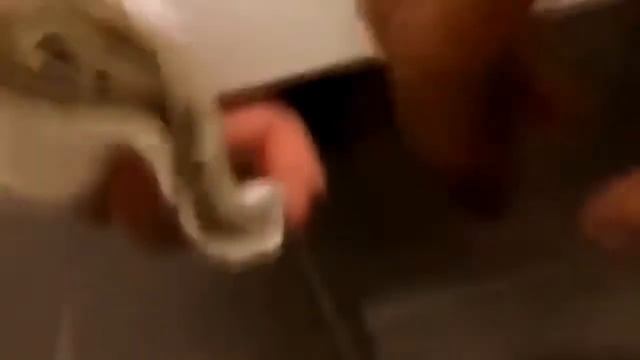 Прикол в туалете 2015