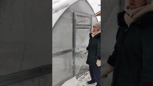 Теплицы уже в снегу Ноябрь 2022. смотреть онлайн