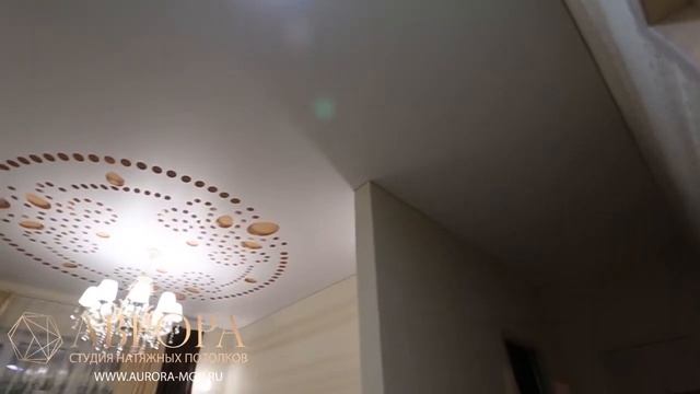 П.Радужный - резной натяжной потолок Aplly в гостиной и потолок в кухне смотреть онлайн