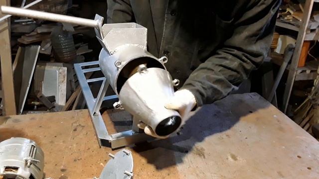 Самоделка - глиномялка с червячным редуктором и эл. двигателем. смотреть онлайн