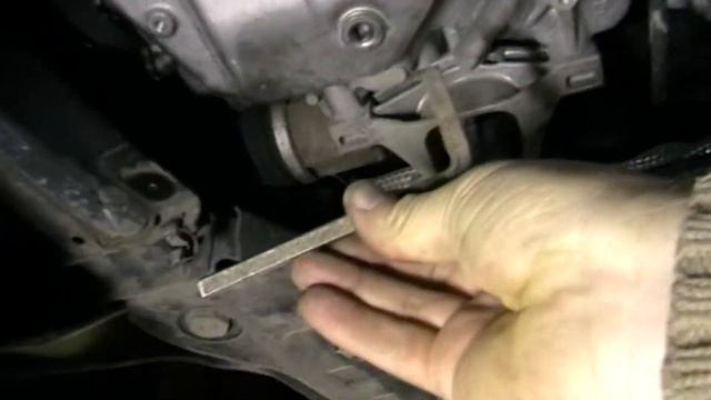 Замена масла Рено Эспейс 5, Renault Espace V engine oil and filter change 1,6 dci смотреть онлайн