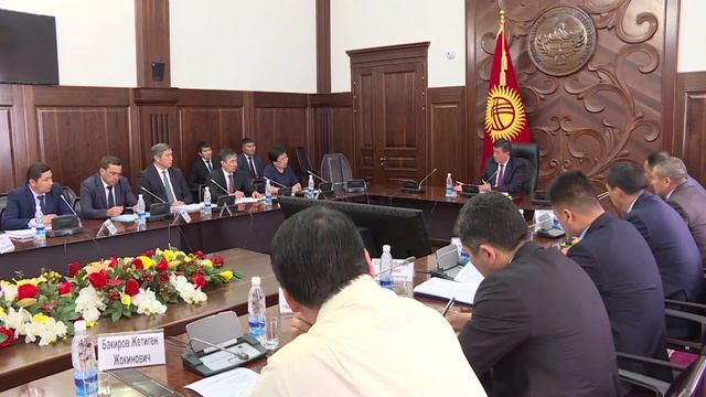 От учителя сельской школы до кандидата в президенты страны. смотреть онлайн