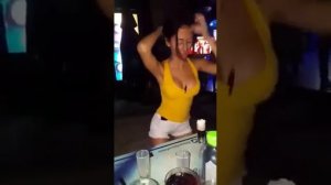 У телок огромный рабочий рот