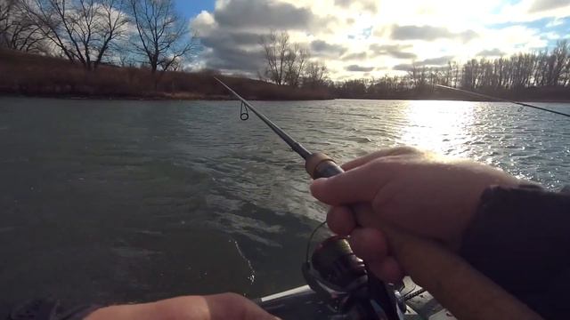 Карась на ультралайт в Ахтубе! смотреть онлайн