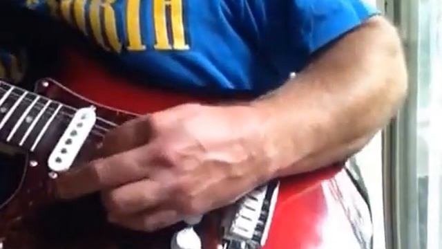 Squier Standard Strat Fender Mustang II смотреть онлайн