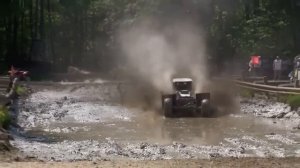 Экстремальные гонки по бездорожью - этап грязь