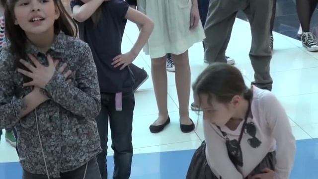 Флешмоб в метрополисе класс-центра 29 04 11 смотреть онлайн