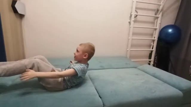 кувырок вперед))) 5лет