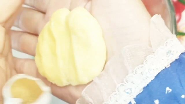 Бросьте грецкие орехи в кипящую воду.Весь мир гониться за этим рецептом. смотреть онлайн