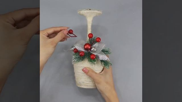 Christmas decoration with glass cups смотреть онлайн