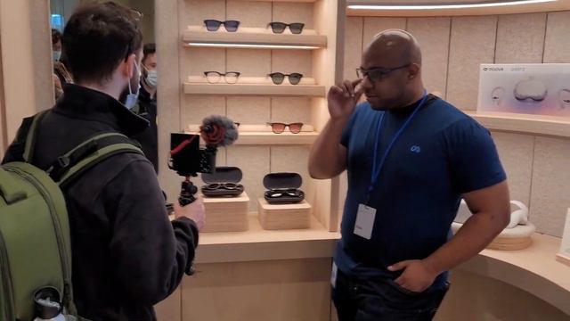 This Is What It's Like Inside The New Meta Store смотреть онлайн