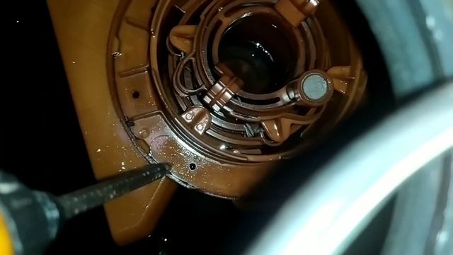 Замена бензонасоса на Ауди 80 б4 и чистка сетки.