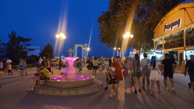 Евпатория (вечерняя набережная) июль 2021 смотреть онлайн