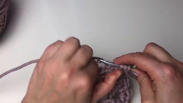 Розовый вязаный ковер 1 часть 1-7 ряд Crochet pink rug 1 part 1-7 row смотреть онлайн