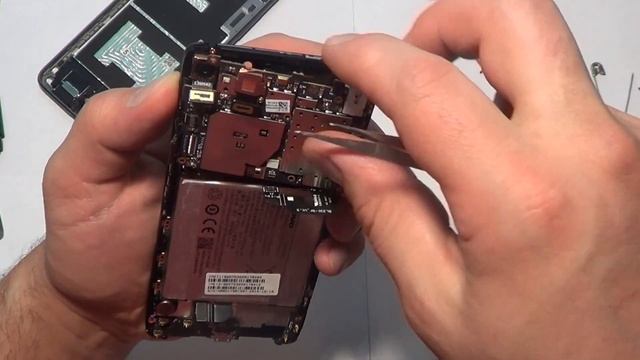 Lenovo S90 разбираем в домашних условиях. Разборка, ремонт, замена экрана, смотрим, что в нутри. смотреть онлайн