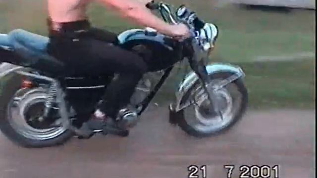 на Даче ,Саня,Федя,я 2000 г