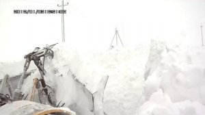 Трактор КИРОВЕЦ.  Метель. Пробиваюсь на скважину.