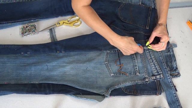 HOW TO INCREASE JEANS AT THE WAIST AND HIPS BY 20 cm ➕8 inches ‼ CREATIVE IDEA FROM VLADANNA смотреть онлайн
