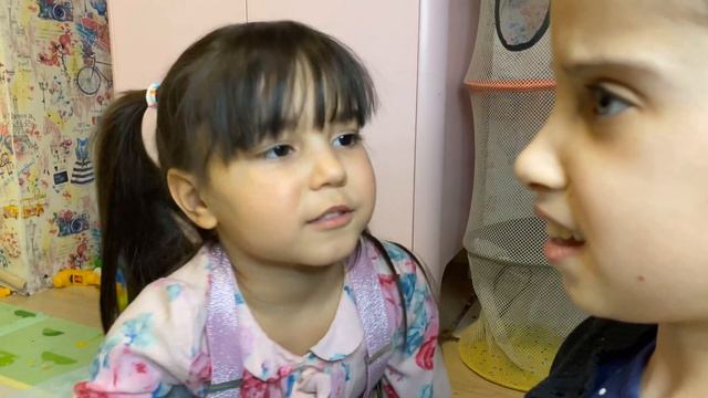 Вика проводит расследование! Кто украл её конфеты? смотреть онлайн