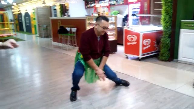 Танец охранника.? смотреть онлайн