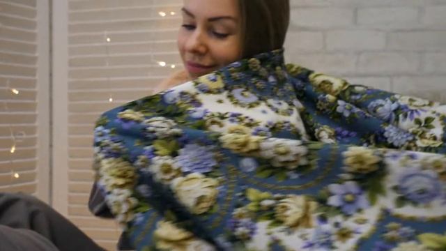 Платок шерстяной с шелковой бахромой "Именины сердца" Артикул: 1868, вид 2 смотреть онлайн