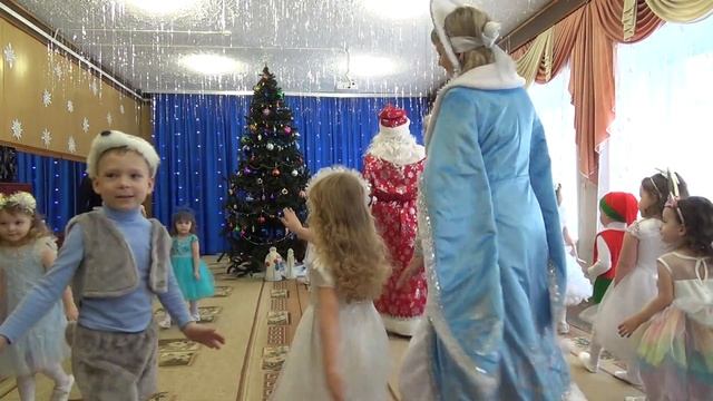 Танец "Волшебные превращения", младшая группа №5 смотреть онлайн