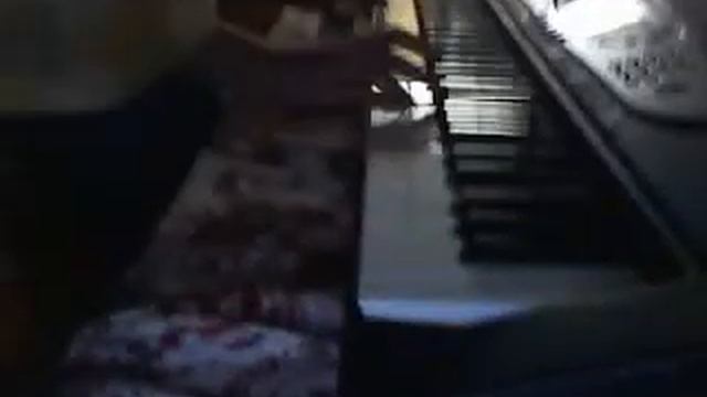 Sofie play's piano!!! смотреть онлайн