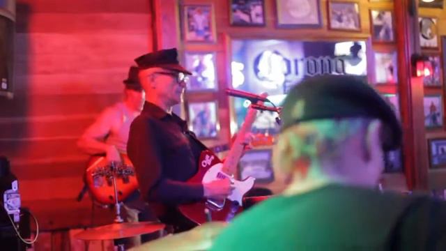 Chill Boy covering Sly Stone смотреть онлайн