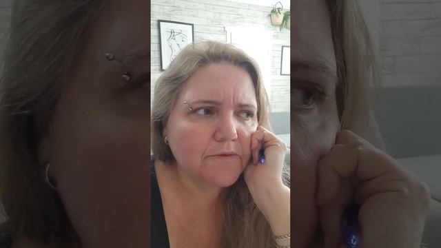 Что лучше письмо ручкой или сообщение в мессенджере???? смотреть онлайн