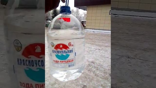 ШОК. Дожили покупаем питьевую воду на улице в городе Уфа. смотреть онлайн