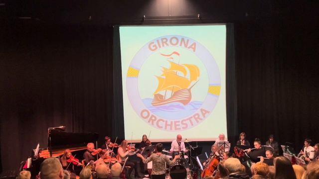 Paul Simon Medley - Girona Community Orchestra concert Christmas 2022 смотреть онлайн