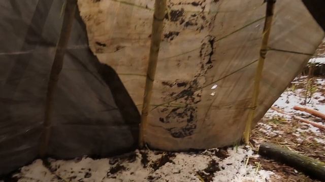 Выживание в типи. День четвертый. Укрытие каркаса. Зима пришла.