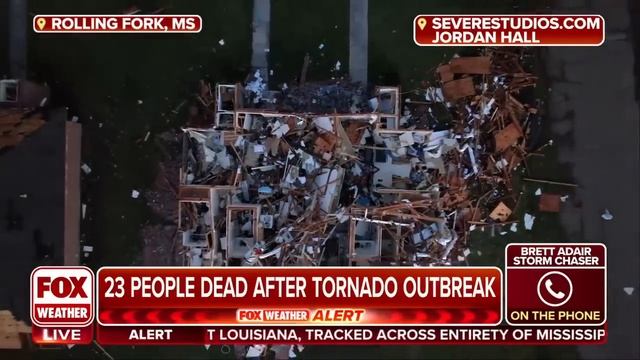 Storm Tracker: 'People Were Screaming At Us For Help' Following Rolling Fork, MS Tornado смотреть онлайн