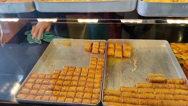 Турецкая пахлава😊🇹🇷👍Где я её покупаю в Анталии🏩 Цена👍Море в сентябре🌅 Прогулка с друзьями в центре🏛 смотреть онлайн