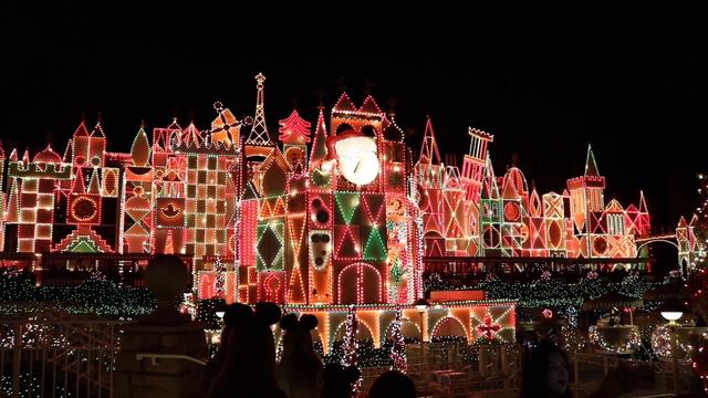 It's a Small World Holiday Full Clock Parade and Projection Show at Disneyland 2017 смотреть онлайн