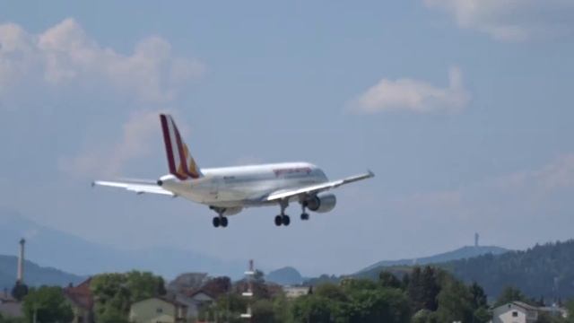 Germanwings A319 Klagenfurt Airport Landing смотреть онлайн