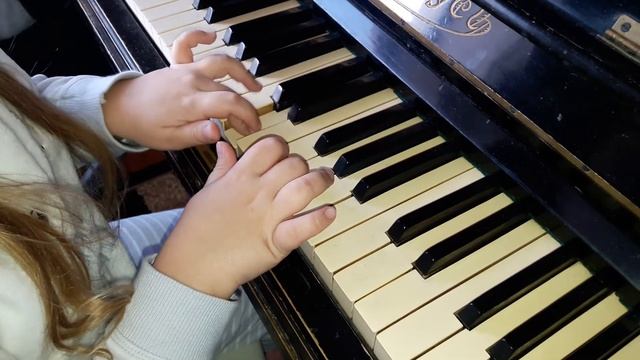 Маленькой ёлочке холодно зимой смотреть онлайн