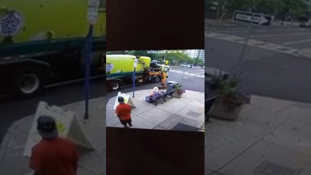 Когда только клешня вылетела, я б уже слиняла - студент на мусоровозе смотреть онлайн