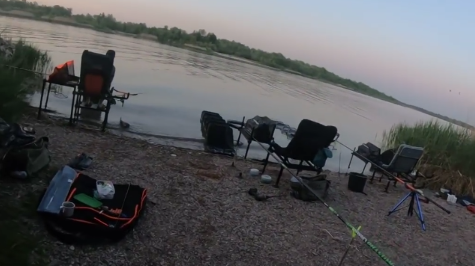 РЫБАЛКА И ОТДЫХ НА БЕРЕГУ ДОНА. АЛИТУБ. ПЕРВЫЕ ЖАРКИЕ МАЙСКИЕ ДЕНЬКИ. ФИДЕРНАЯ РЫБАЛКА. смотреть онлайн