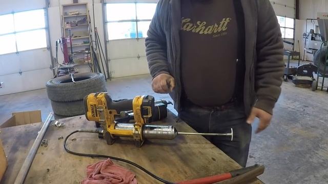 How to bleed a grease gun every time! смотреть онлайн