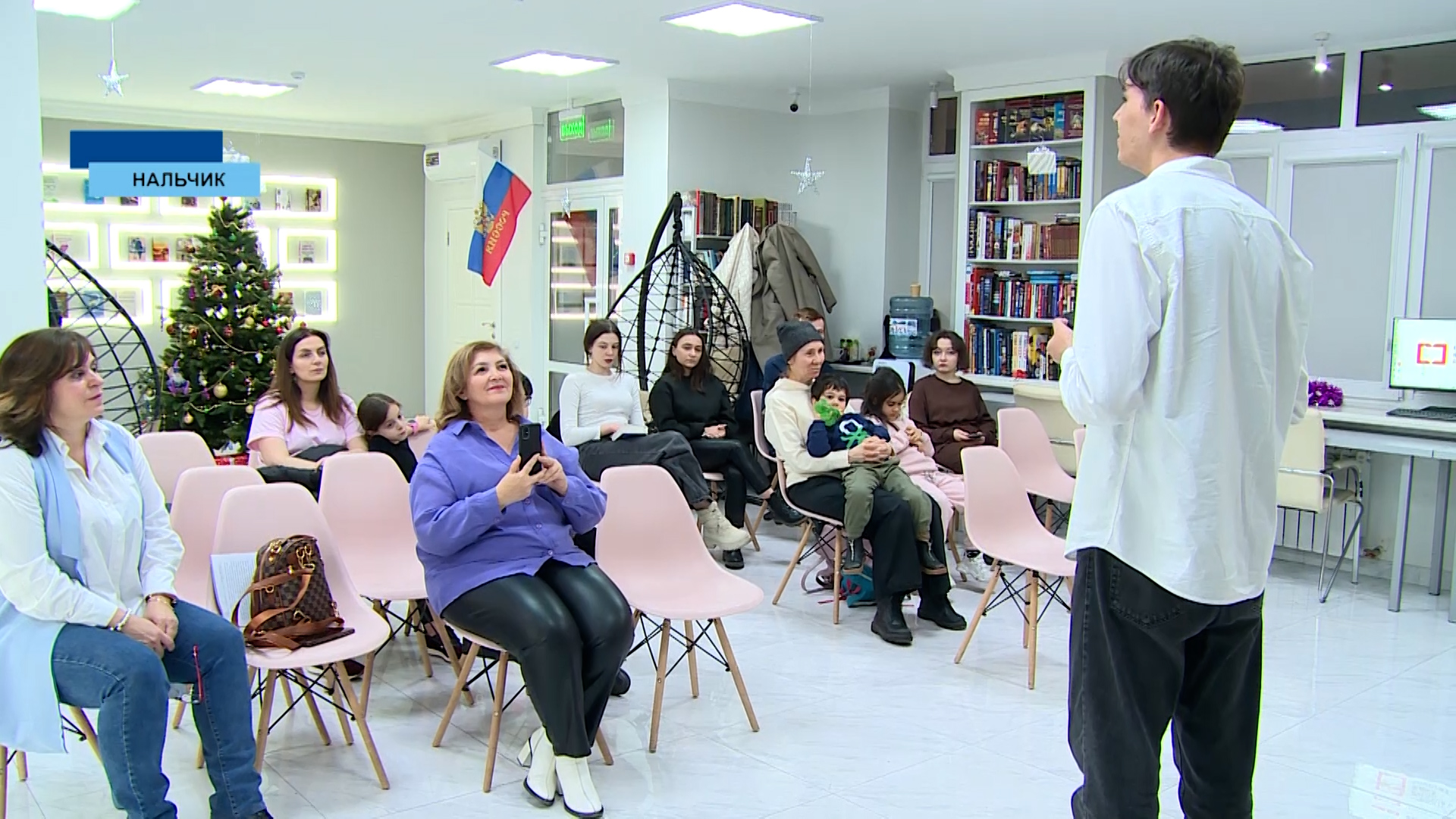 Почувствовать атмосферу предстоящего праздника, можно было в модельной библиотеке на Кулиева смотреть онлайн