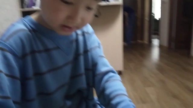 Мирас делает снег дубль 3.Последняя часть видео с снегом.Miras doing snow ❄️ смотреть онлайн