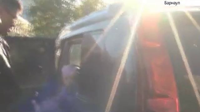 В Барнауле провели рейд по правилам перевозки детей смотреть онлайн