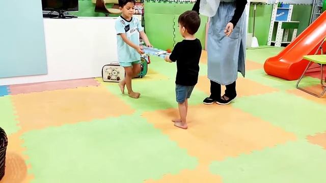 بازی کلاس زبان انگلیسی / بازی مرور کلمات در کلاس انگلیسی / classroom game смотреть онлайн