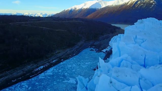 Flight in Perito Moreno Glacier (Glaciares National Park) Drone | Patagonia Argentina смотреть онлайн